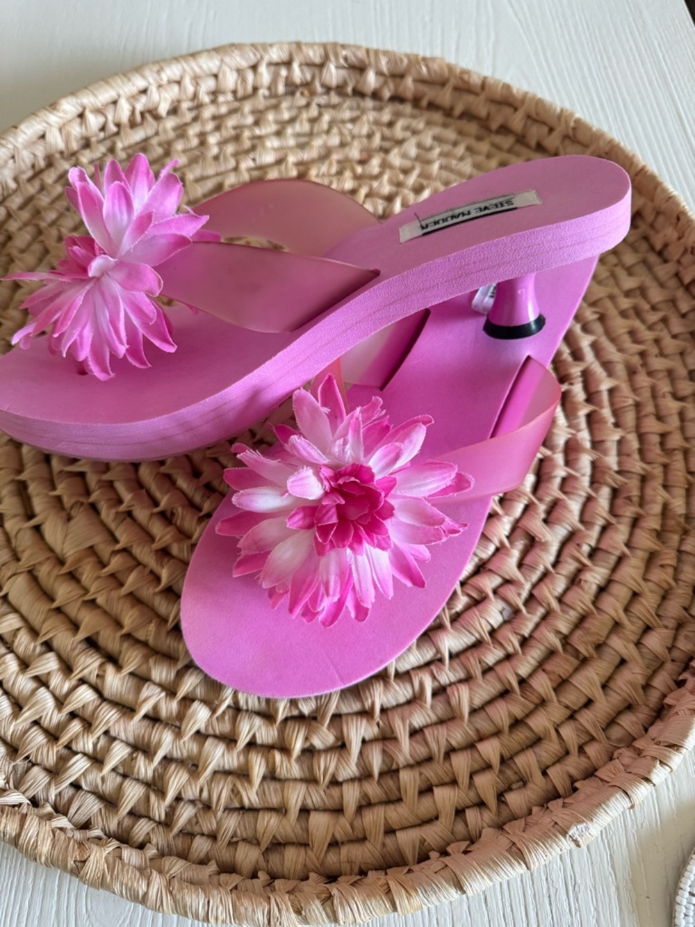 Y2K Steve Madden Pink Floral Kitten Heel Sandals.